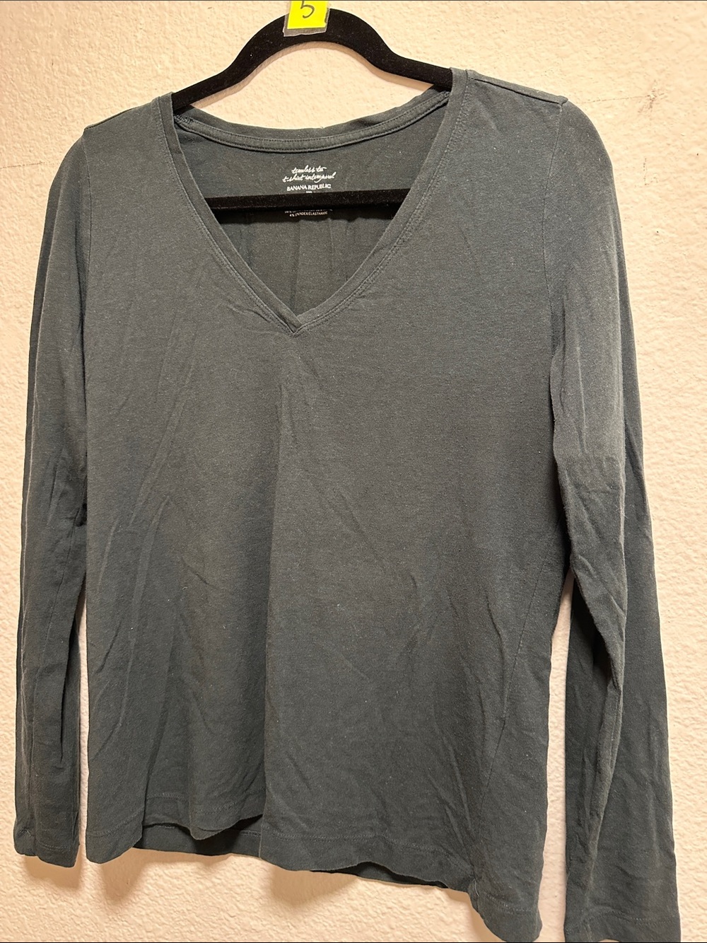 Banana Republic Women’s Medium Forest Green V-Neck Long Sleeve Top